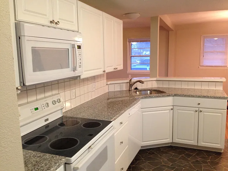 110 Northview Dr — Photo 12