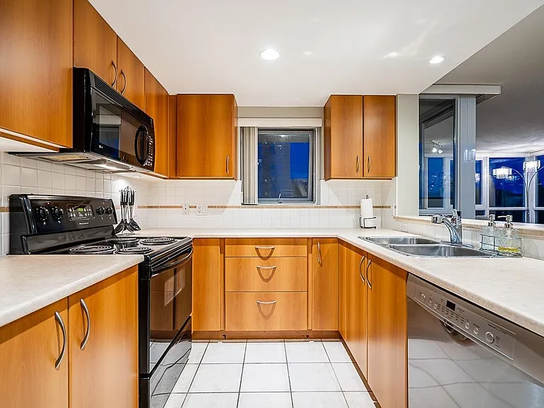 235 Guildford Way #1105 — Photo 10