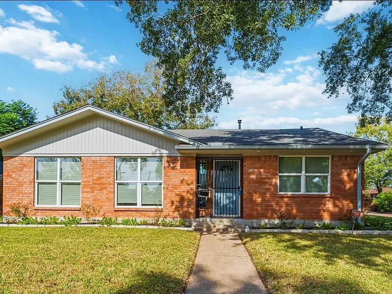 3923 Hickok Ln — Photo 5