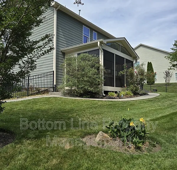 7138 Dove Field Ln — Photo 33