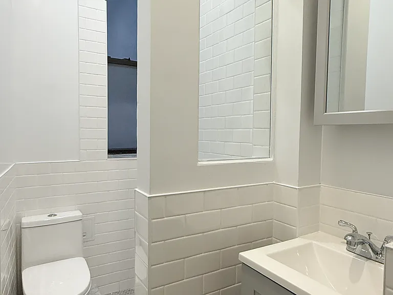 312 W 20th St #1D — Photo 9