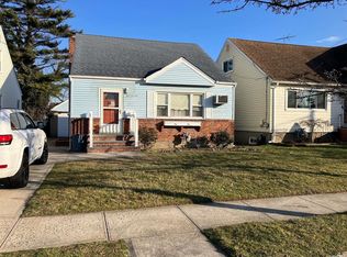 11 N Terrace Pl, Valley Stream, NY 11580