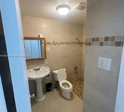 4th image of 19640 Lenaire Dr #0