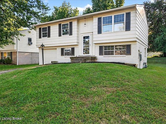 2nd image of 3912 Riveroaks Cir