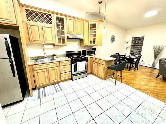 5th image of 73 Palisade Ave APT 3
