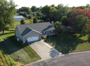 105 Placid Dr, Roanoke, IL 61561