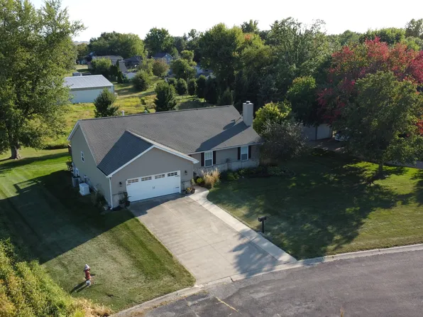105 Placid Dr, Roanoke, IL 61561