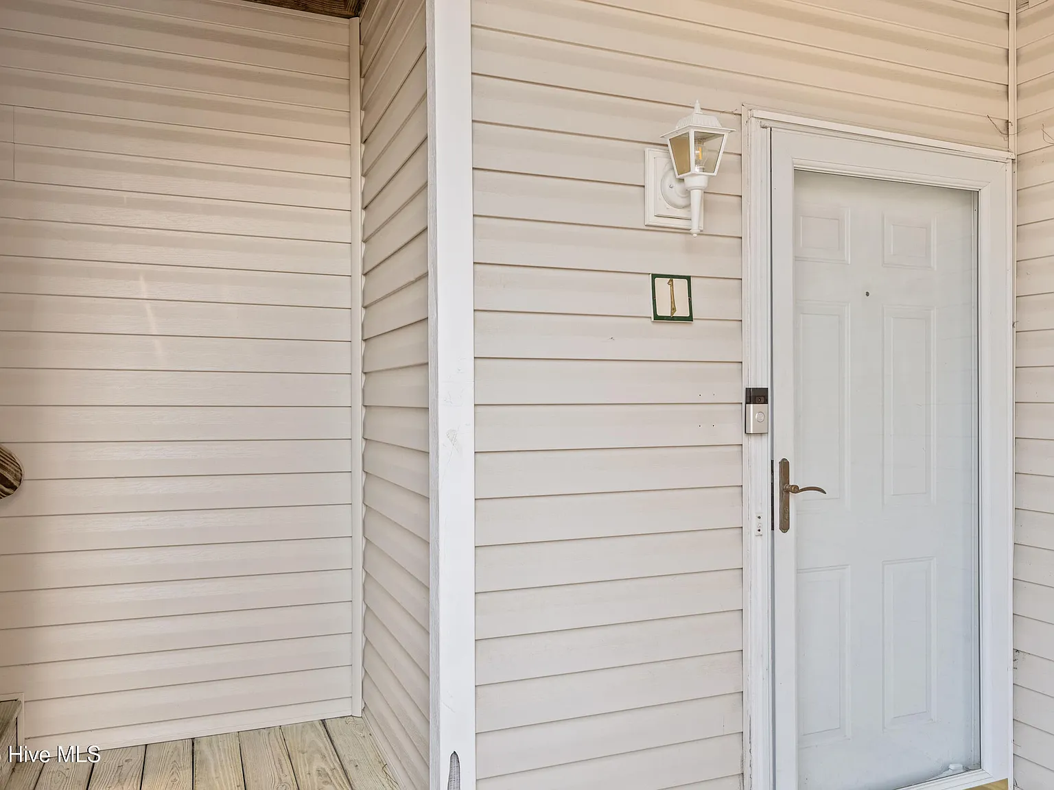 3 bed, 2.0 bath, $2,100 — Photo 4