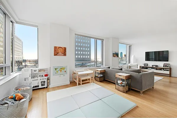 Sold by R New York | media 2