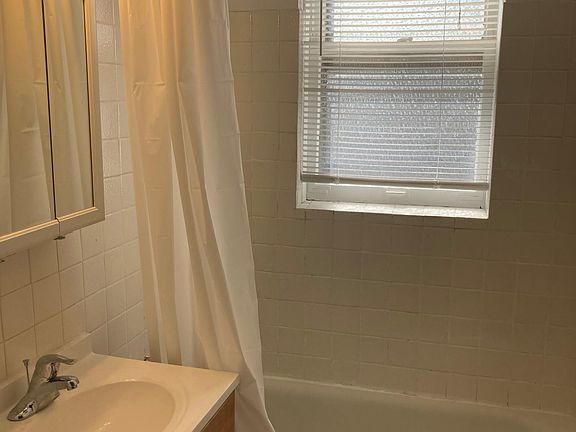 3rd image of 3205 S Clarence Ave