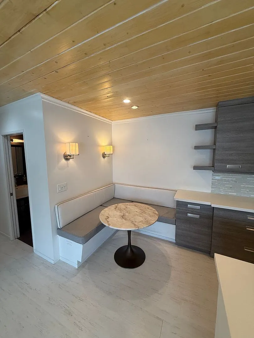 Custom Condo in Coronado — Photo 3
