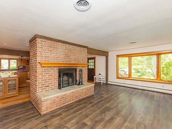 5th image of 7969 Dines Rd