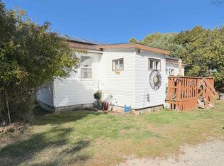 186 Parr St, Shelburne, NS B0T 1W0