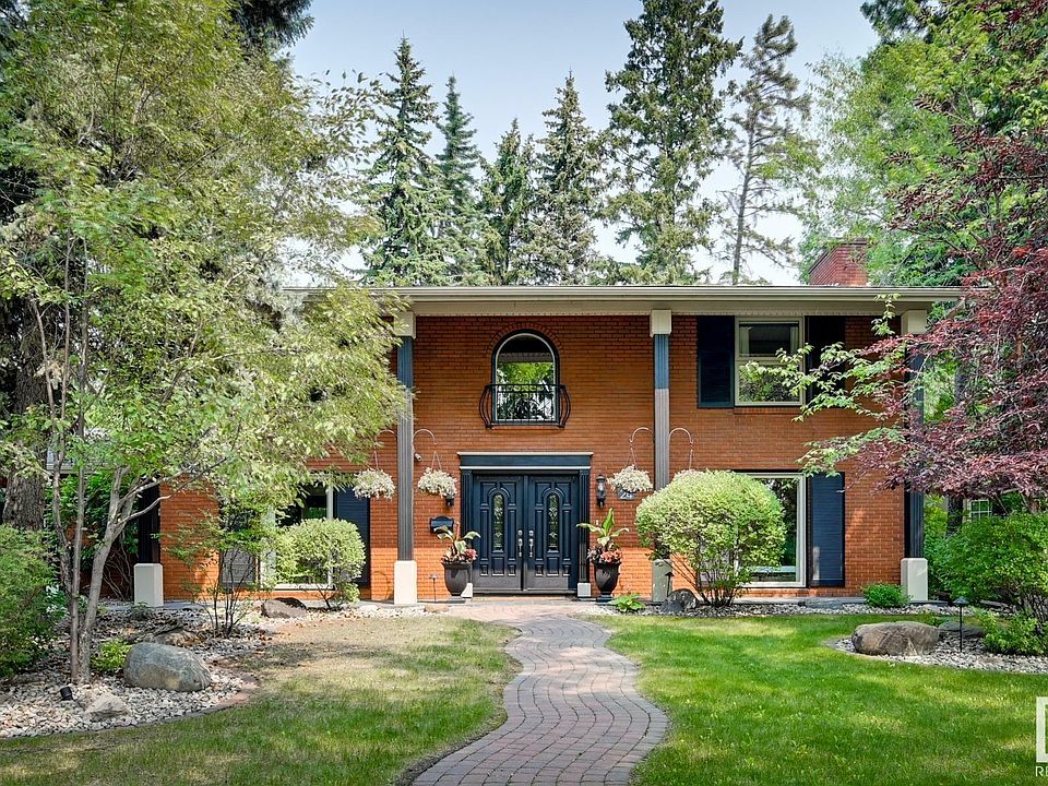 1st image of 24 Wellington Cres NW