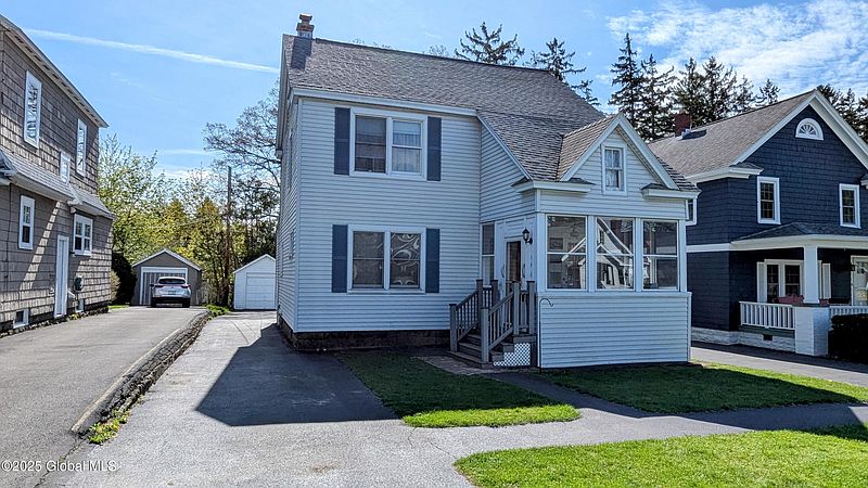 2nd image of 1468 Baker Avenue