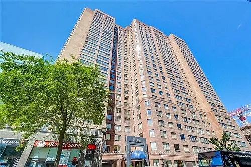633 Bay St Photo 1