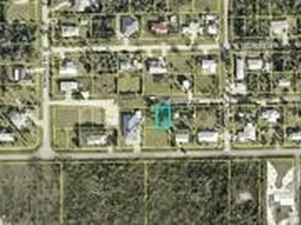 7423 Hibiscus Ave, Bokeelia, FL 33922