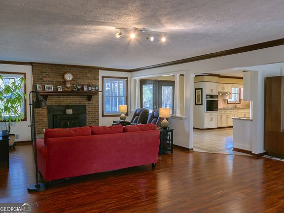 5th image of 808 N Bethany Rd