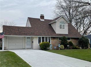 76 Bloomingdale Rd, Levittown, NY 11756