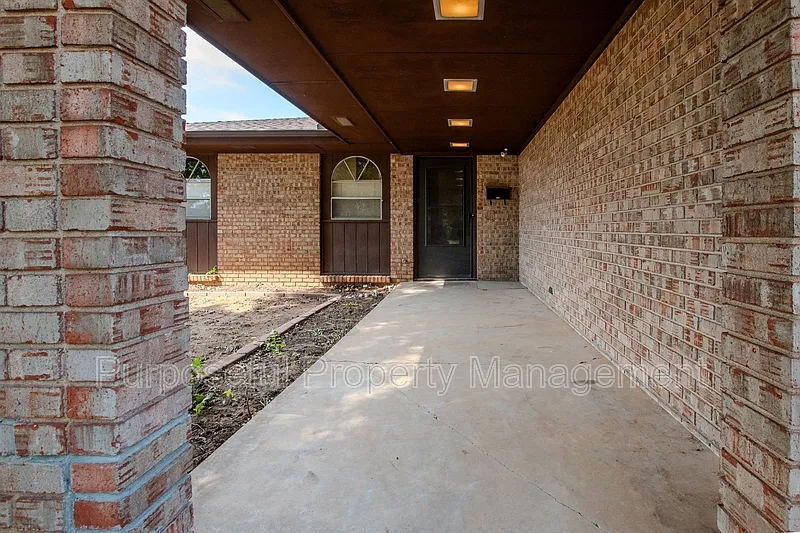 3 bed, 2.0 bath, 1169 sqft, $1,450 — Photo 3