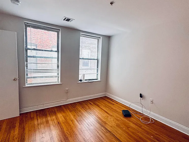 146 Virginia Ave #302 — Photo 3