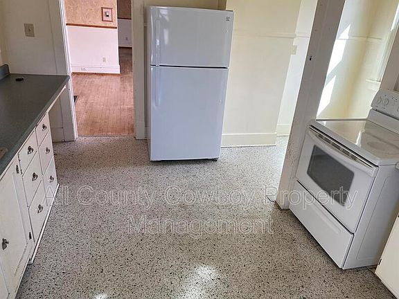 3rd image of 266 N 7th St