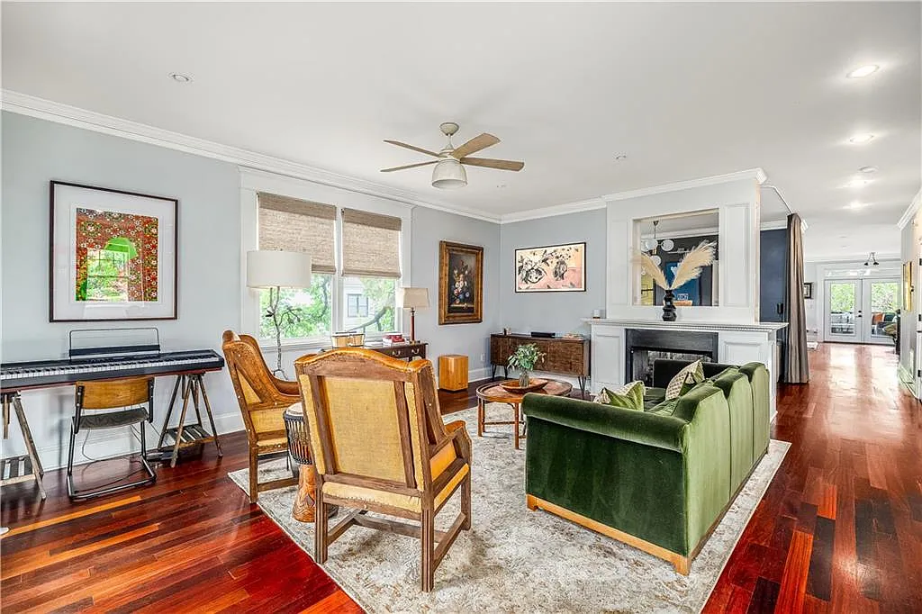 4 bed, 2.5 bath, 2513 sqft, $8,500 — Photo 1