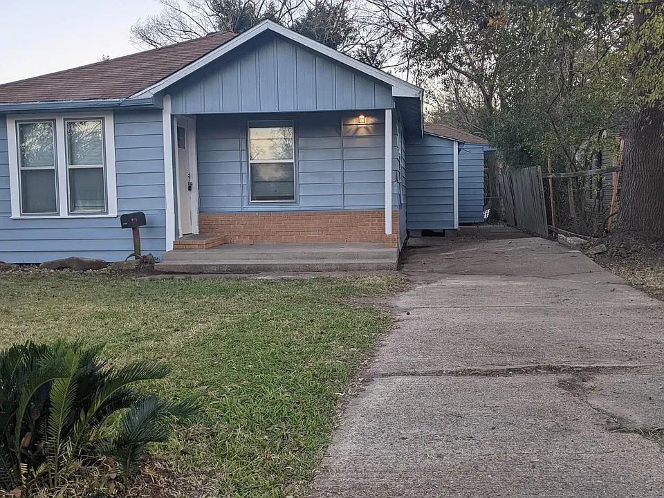 1103 Johnson Ave