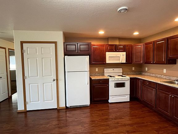 4th image of 509 Sixteen Avenue Cir NE #1