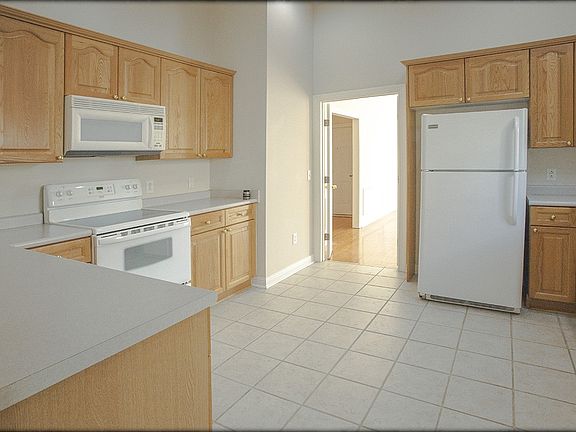3rd image of 3117 Millbank Ln