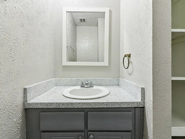 MB Arlington — Photo 10