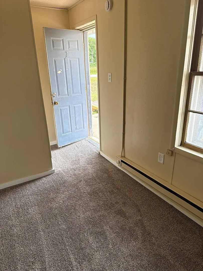 3961 Logan Ave - Apt 7 — Photo 3