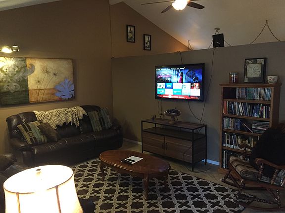 3rd image of 821 E Todd Dr
