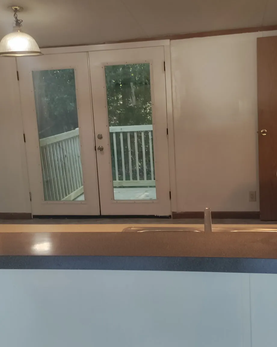 3 bed, $1,300 — Photo 4
