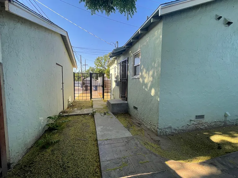 1107-1141 E McKenzie Ave — Photo 14