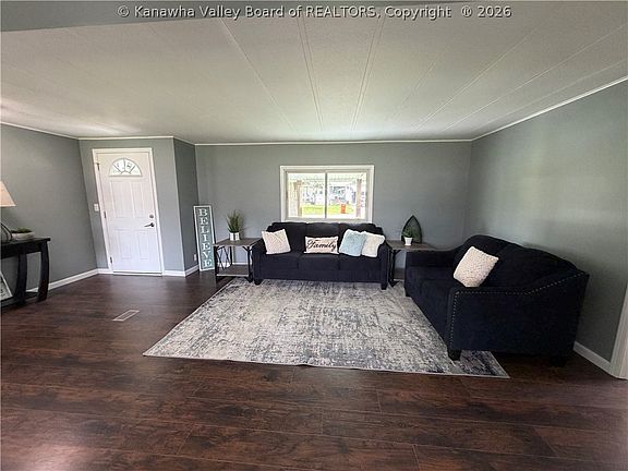 3rd image of 1081 3rd St