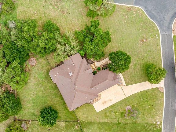 3rd image of 100 Portafino Ln