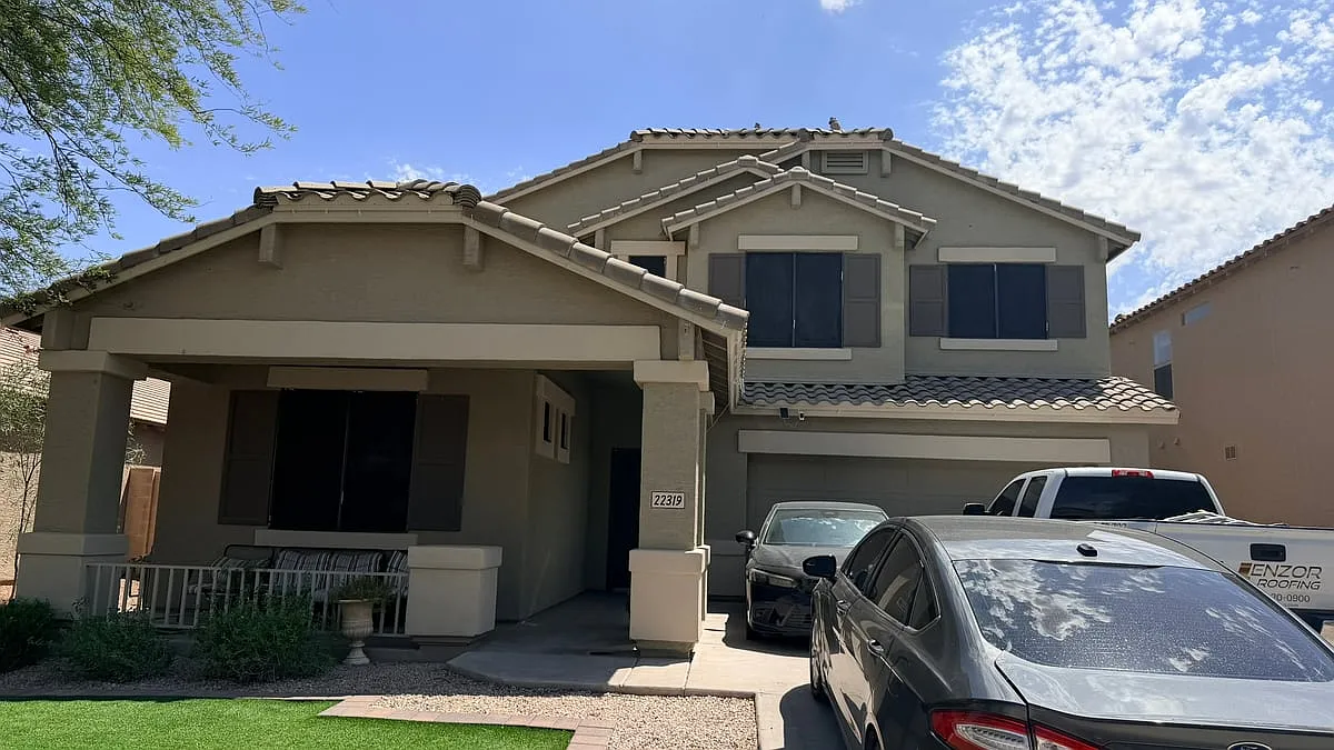 22319 N Vanderveen Way — Photo 1