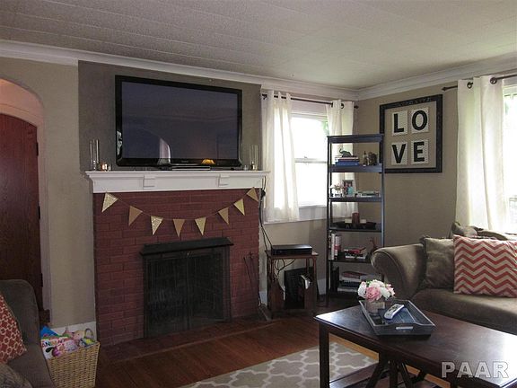 5th image of 609 W Richwoods Blvd