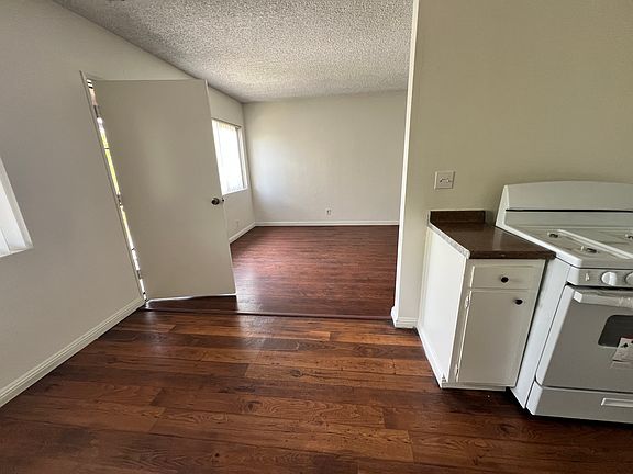 5th image of 581 E Pleasant St APT 6