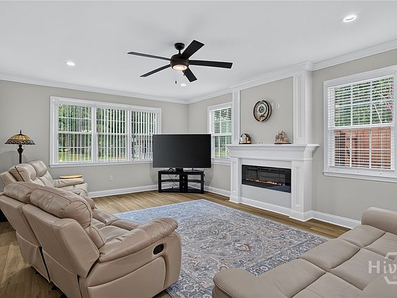 3rd image of 125 Houston Street