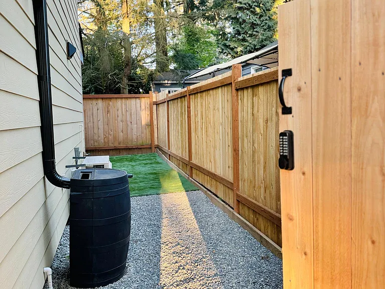 14210 Roslyn Pl N — Photo 21