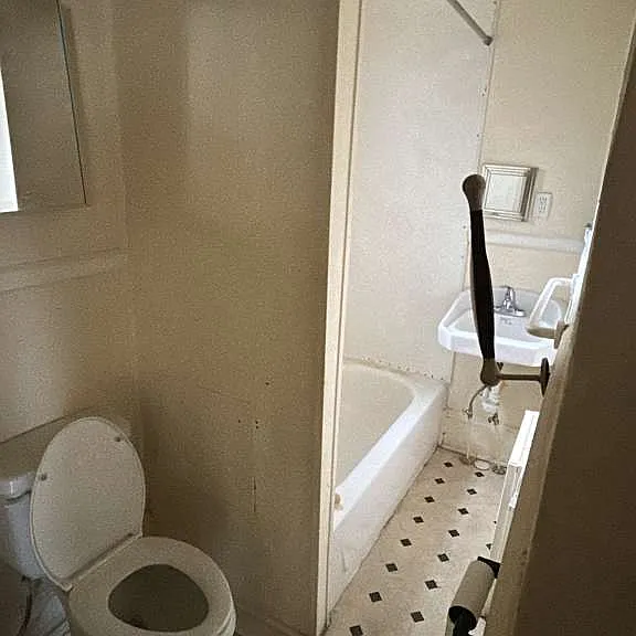 457 W Washington St #3 — Photo 7