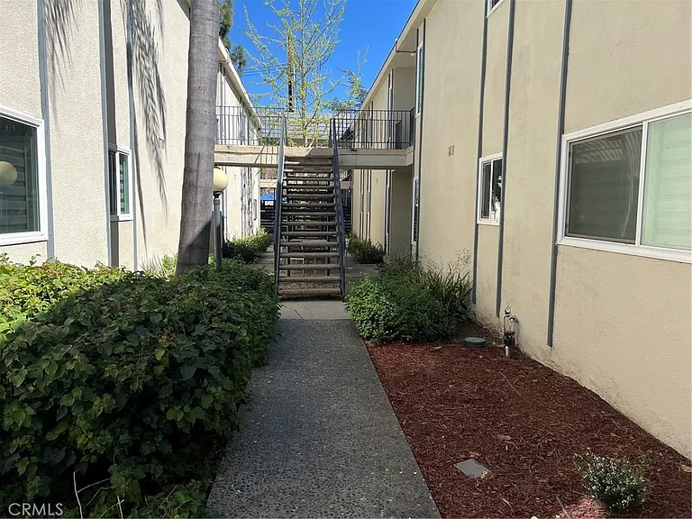 265 N Oakland Ave #1 — Photo 7