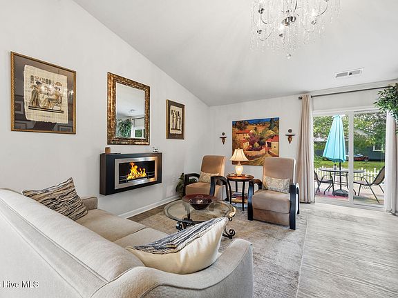4th image of 102 Jessica Court