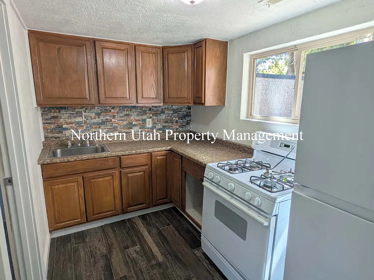 2 bed, 1.0 bath, 657 sqft, $950 — Photo 4