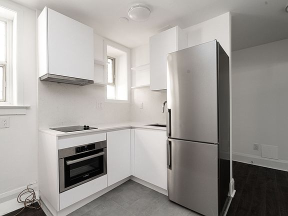 3rd image of 54 Maitland St #0B-1Ba-281Sqft