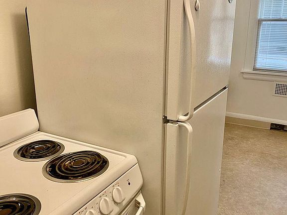 4th image of 2307 NW Hoyt St #B343600c4