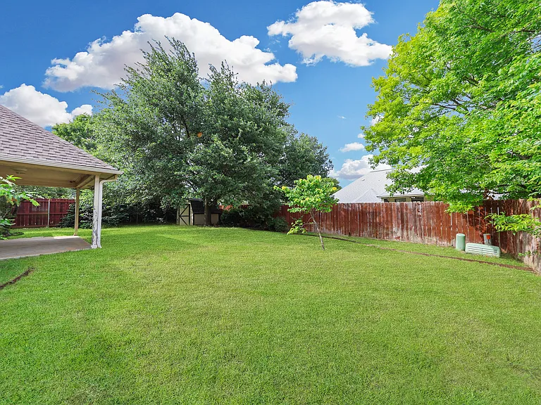 2412 Wilshire Dr — Photo 25