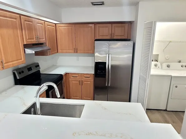 1906 Players Place #1906, North Lauderdale, FL 33068